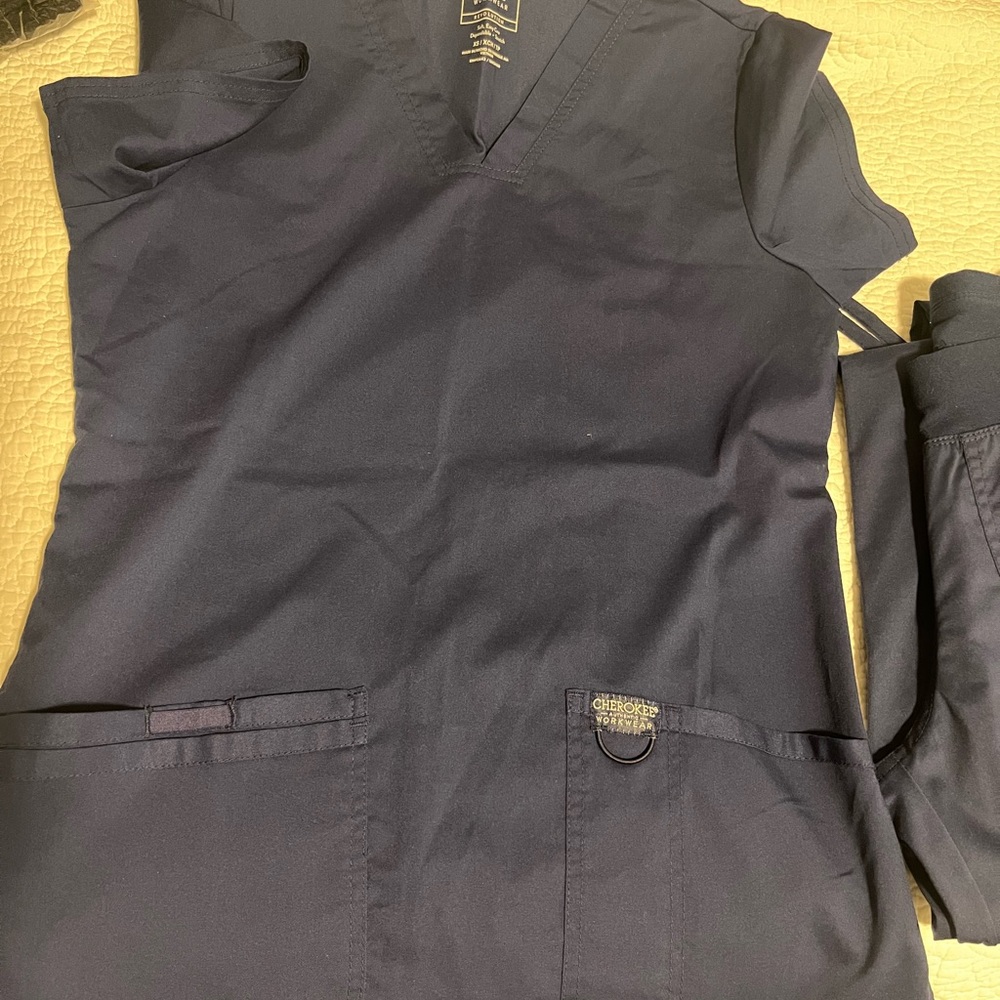 Cherokee Women's Navy Scrubs - Picture 8 of 8